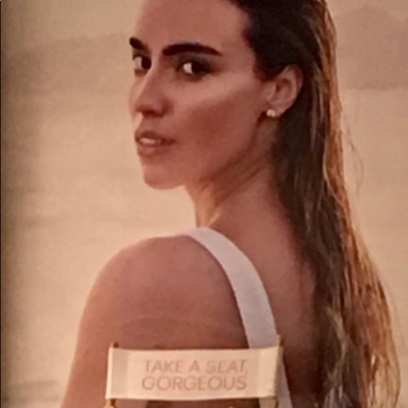 Meet your Posher Lorena Q - Picture 7 of 7